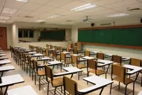 صندلی‌های خالی پزشکی؛ افزایش ظرفیت، راهکارِ بنیادی نیست