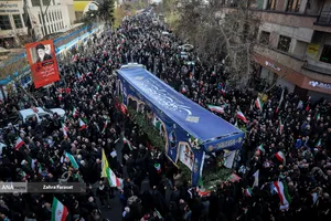 تشییع پیکر شهیدان لاریجانی، سلیمانی و شهدای ناو دنا

