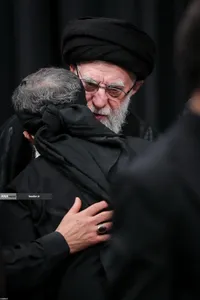 مراسم عزادارای شب عاشورای حسینی(ع) در حسینیه امام خمینی(ره) با حضور رهبر معظم انقلاب