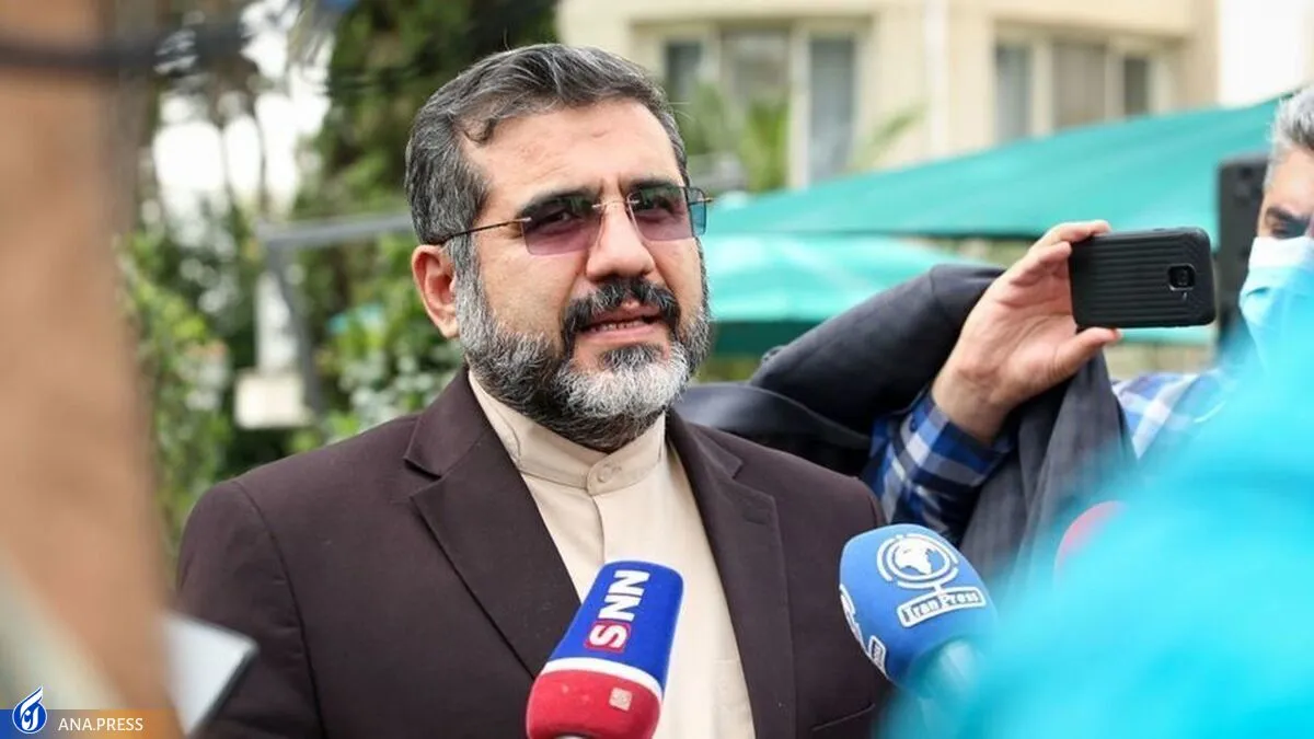 با قوت پای فعالیت‌های قانونی فرهنگ و هنر می‌ایستیم