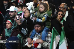 اجتماع مردمی در حمایت از رزمندگان اسلام