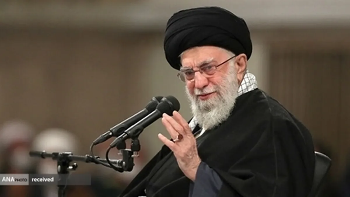 تأثیر نخبگان در برنامه‌ریزی برای مسائل کشور مورد توجه قرار گیرد