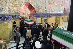 اقامه نماز بر پیکر مطهر رهبر شهید امّت در حرم مطهر حضرت امیرالمؤمنین(ع) 