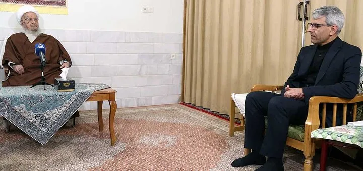 بقائی و مکارم شیرازی