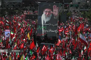 تشییع پیکر مطهر آقای شهید ایران و خانواده ایشان