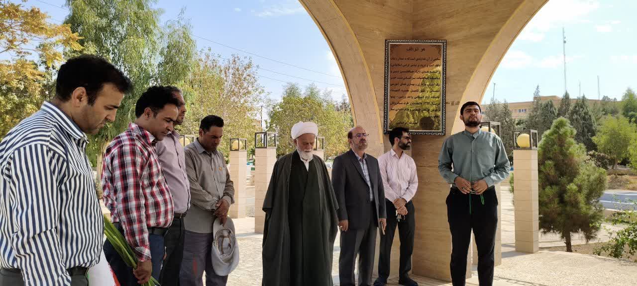 تجدیدمیثاق دانشگاهیان دانشگاه آزاد اسلامی ورامین با شهدای گمنام