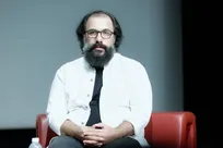 «جای دندان پلنگ» بر شانه تئاتر تهران/ قصه عاشقانه از دل جنگ اخیر با نگاه حماسی