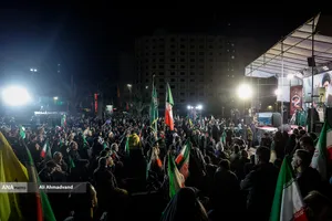 اقامه نماز استغاثه به امام زمان زمان(عج) - میدان ولیعصر (عج)
