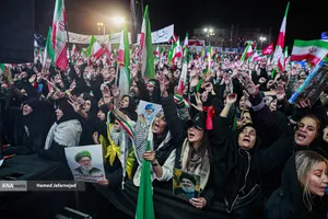 اجتماع به عشق وطن دسته پرچم داران ایران- میدان انقلاب تهران