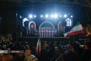 دویستمین شب اجتماع