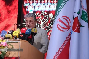 دهمین دوره جایزه ملی ایثار با حضور دکتر بیژن رنجبر 