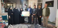 دیدار اعضای دانشگاه آزاد مرودشت با خانواده شهید بانشی