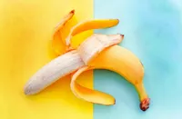 چرا وقتی قدم روی موز می‌گذاریم لیز می‌خوریم؟