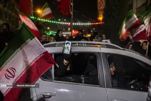 بیعت مردم تهران با حضرت آیت الله سید مجتبی خامنه ای رهبر جدید انقلاب اسلامی ایران - میدان شهدا