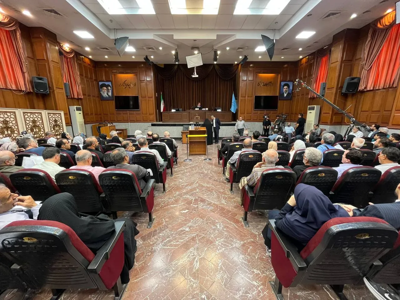 دادگاه