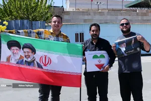 نمازگزاران جمعه در مرقد مطهر امام راحل(ره)