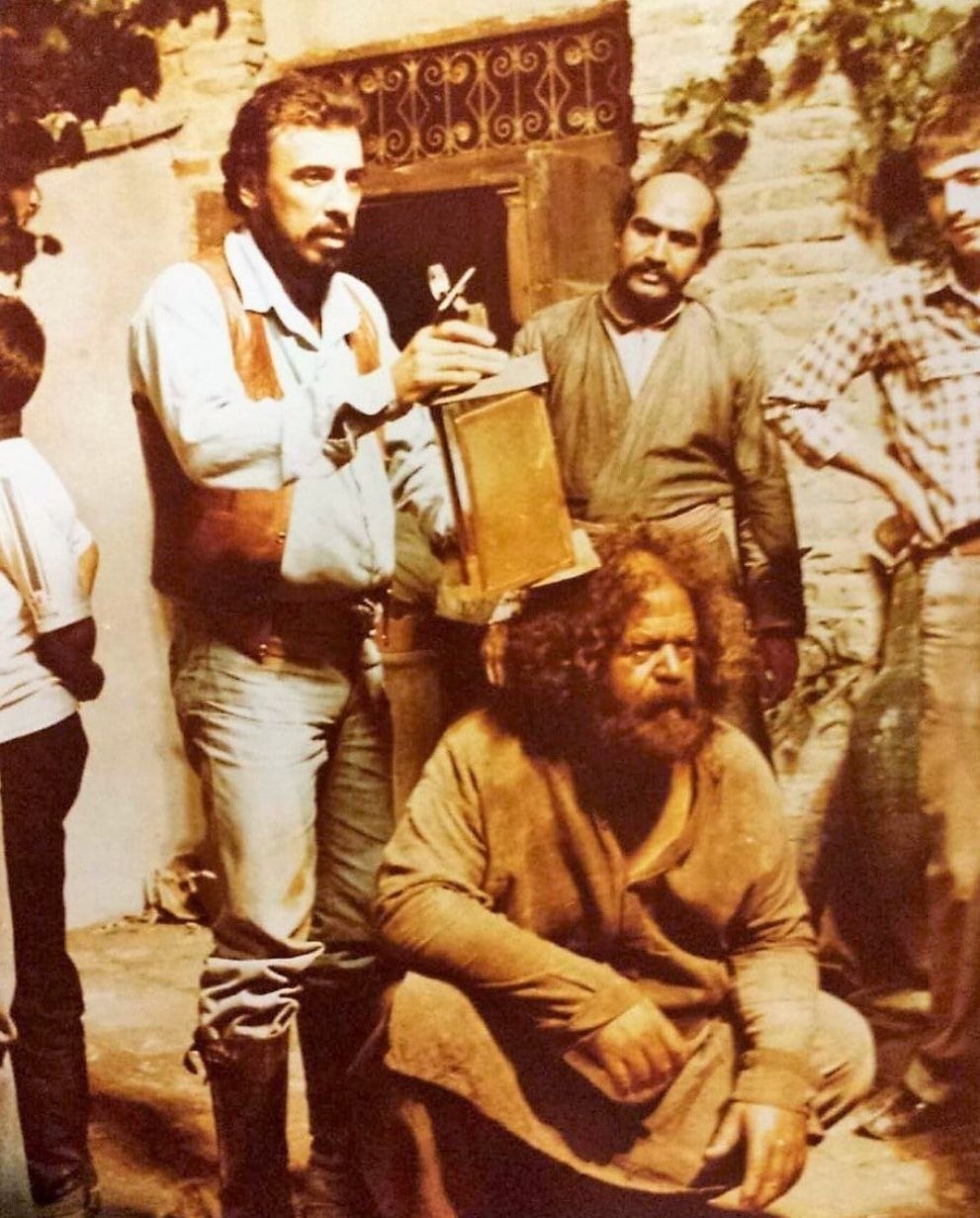 از خانه «مادر» تا تهرانِ «هزاردستان»، تصویر هنر ایرانی در آثار علی حاتمی///