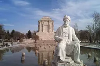 تأکید رهبر شهید بر حرمت زبان فارسی در دیپلماسی/مدیران، القای واژه‌های بیگانه را کنار بگذارند