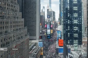  اعتراضات ضد جنگ بر علیه دوناد ترامپ در سراسر ایالات متحده آمریکا و کشورهای اروپایی با عنوان &laquo;نه به پادشاهی&raquo; آغاز شد. 