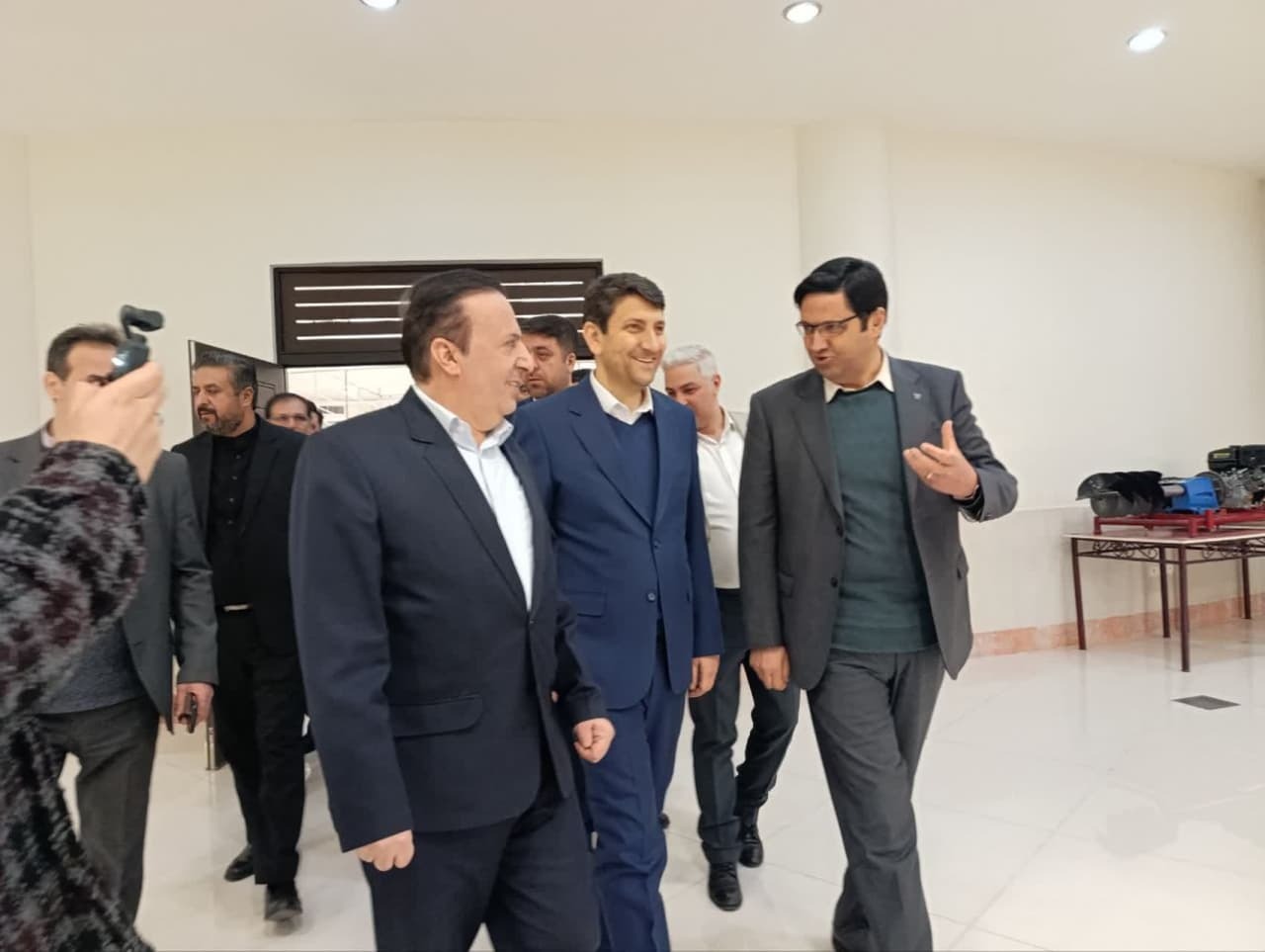 بازدید وزیر ارتباطات از پارک علم و فناوری دانشگاه آزاد قزوین