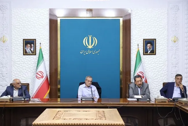 پزشکیان: استمرار تولید و فعالیت صنایع یک ضرورت حیاتی برای اقتصاد کشور است
