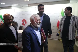 محمدجواد لاریجانی رئیس پژوهشگاه دانش&zwnj;های بنیادی و رئیس همایش &laquo;خیزش در برابر خردکشی&raquo;