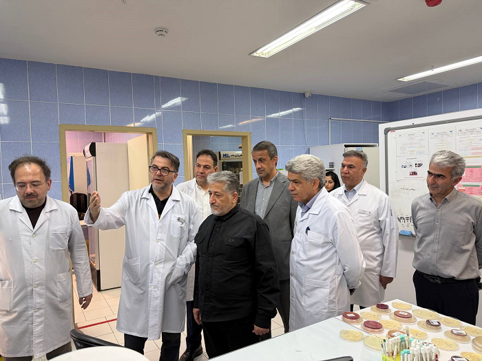 دکتر رنجبر از آزمایشگاه فوق‌تخصصی فرهیختگان بازدید کرد