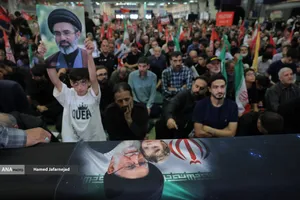 مراسم چهلم &laquo;رهبر شهید انقلاب&raquo; در تهران