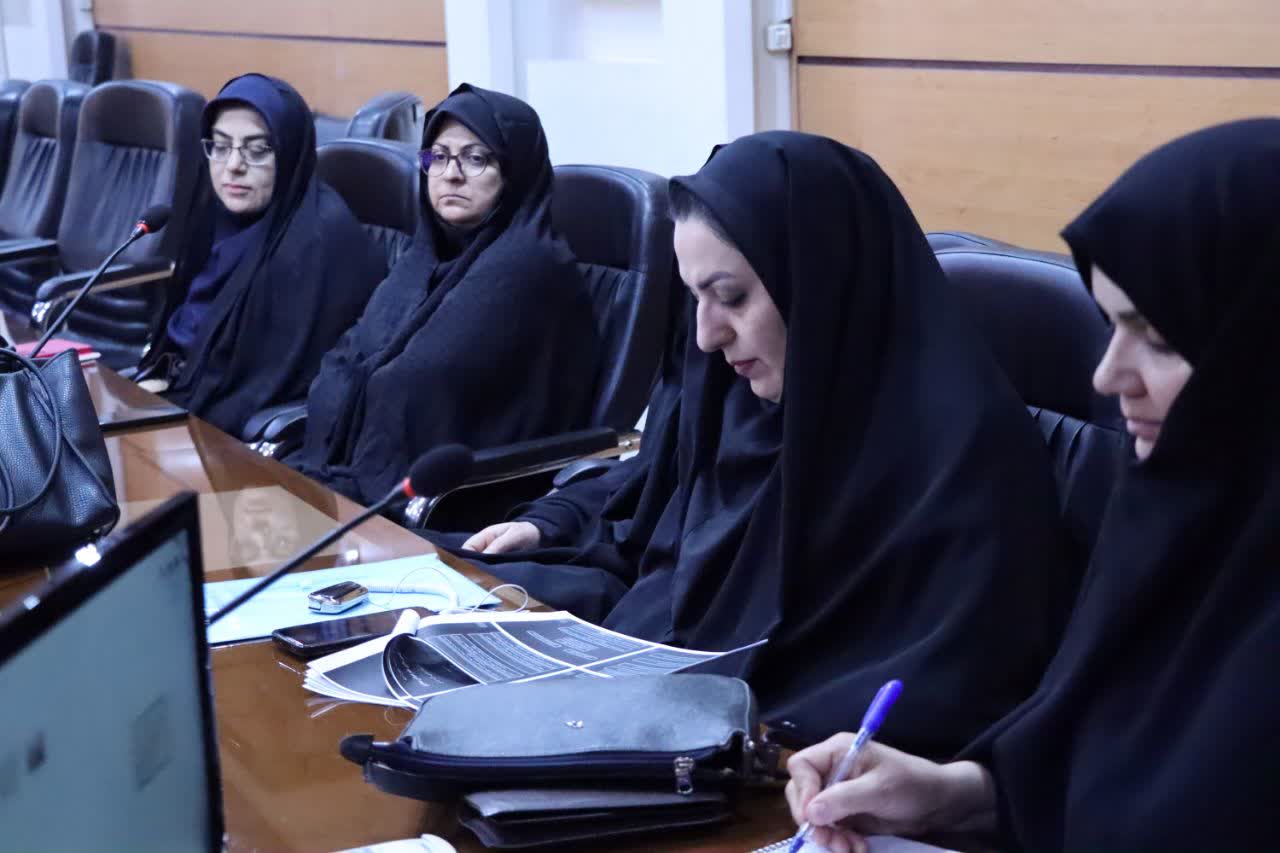 از تشکیل حلقههای مباحثاتی تا تبیین عالمانه آموزههای دینی در کلاسهای درس از تشکیل حلقههای مباحثاتی تا تبیین عالمانه آموزههای دینی در کلاسهای درس