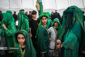 آیین خیمه سوزان عاشورا در چهارراه گلوبندک تهران
