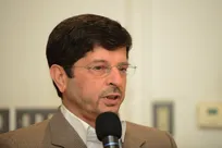 خامه‌یار: سخنرانی ایستاده رهبر انقلاب حاوی پیام است/ حضور چهل فرمانده ایرانی در تنگه هرمز همزمان با مذاکرات مسقط