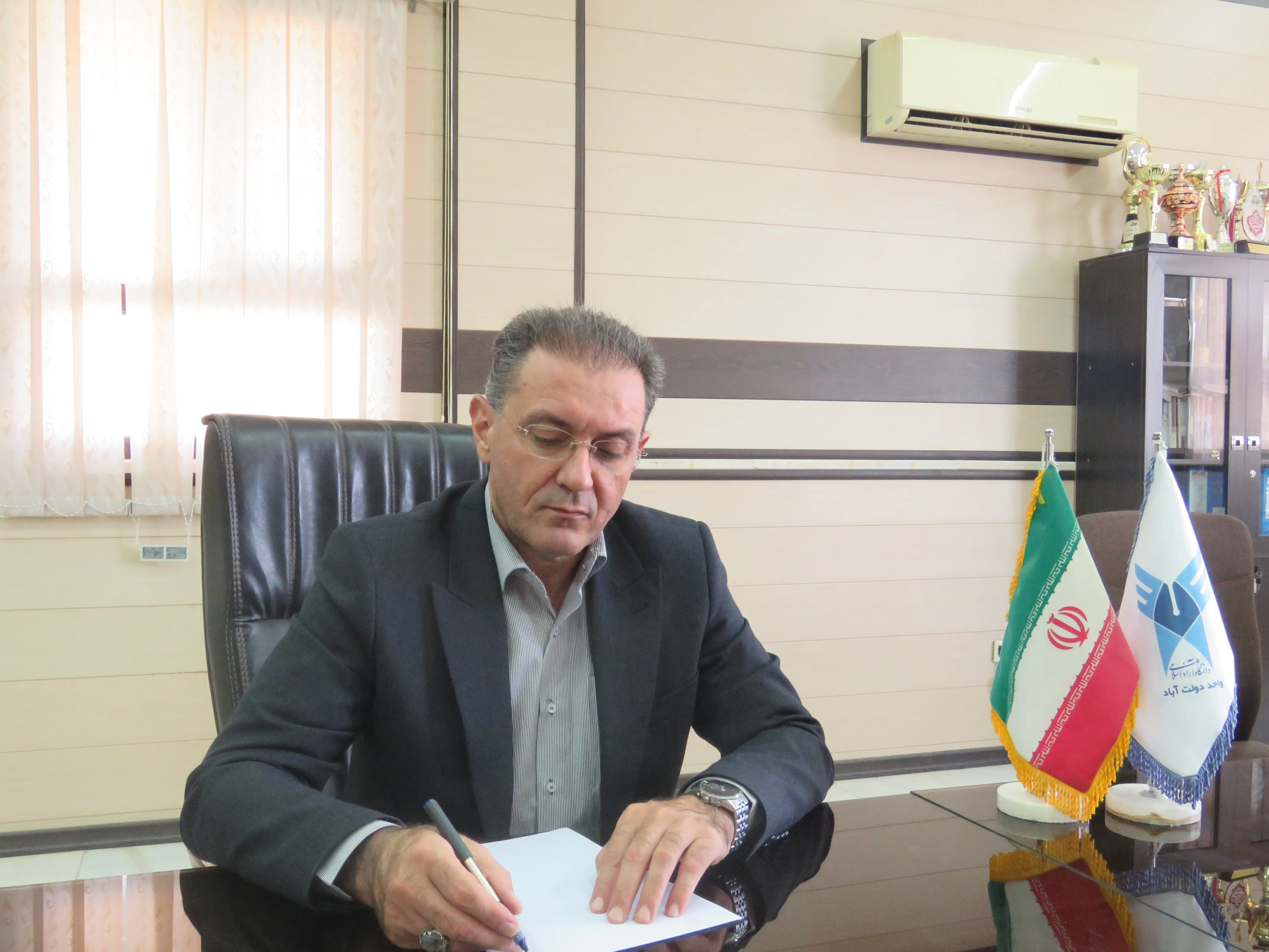 جلیل عمادی