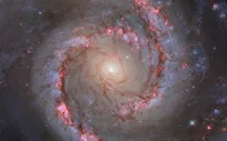 علت زیبایی کهکشان‌های مارپیچی چیست؟ +فیلم