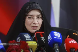 محدثه پیرهادی دبیرجشنواره پانزدهمین جشنواره بین المللی فیلم 100