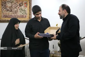 دیدار و تکریم خادمیاران رضوی منطقه 14 تهران با خانواده شهید محمدرضا زندی