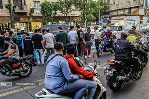 برخورد عجیب خودرو با جدول