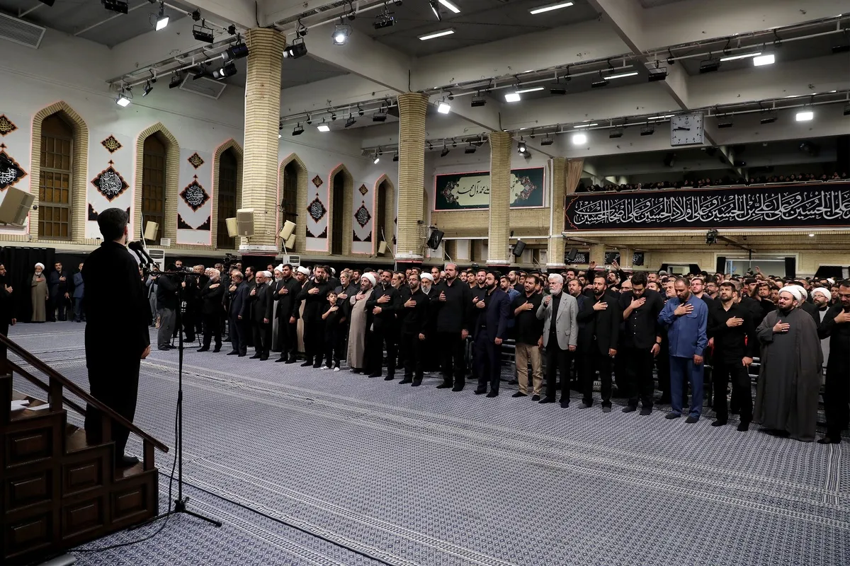 قرارگاه حسین بن علی (ع) ایران است | روضه تعطیل‌شدنی نیست