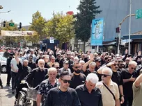 تشییع باشکوه پیکر دریانورد شهید نیما مرادی/ خروش «لبیک یا خامنه‌ای» و «مرگ بر آمریکا» بندرانزلی را فراگرفت