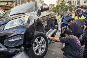 برخورد عجیب خودرو با جدول