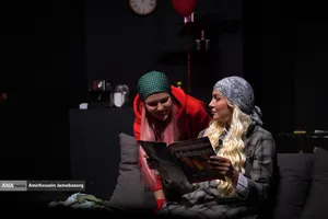 نمایش &laquo;لحظه درنگ می&zwnj;کند&raquo;