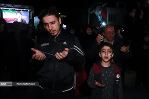 اقامه نماز استغاثه به امام زمان زمان(عج) - چهارراه نبرد خیابان پیروزی