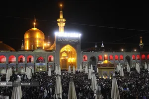 حرم مطهر رضوی در شب رحلت پیامبر اکرم و شهادت امام حسن مجتبی(ع)