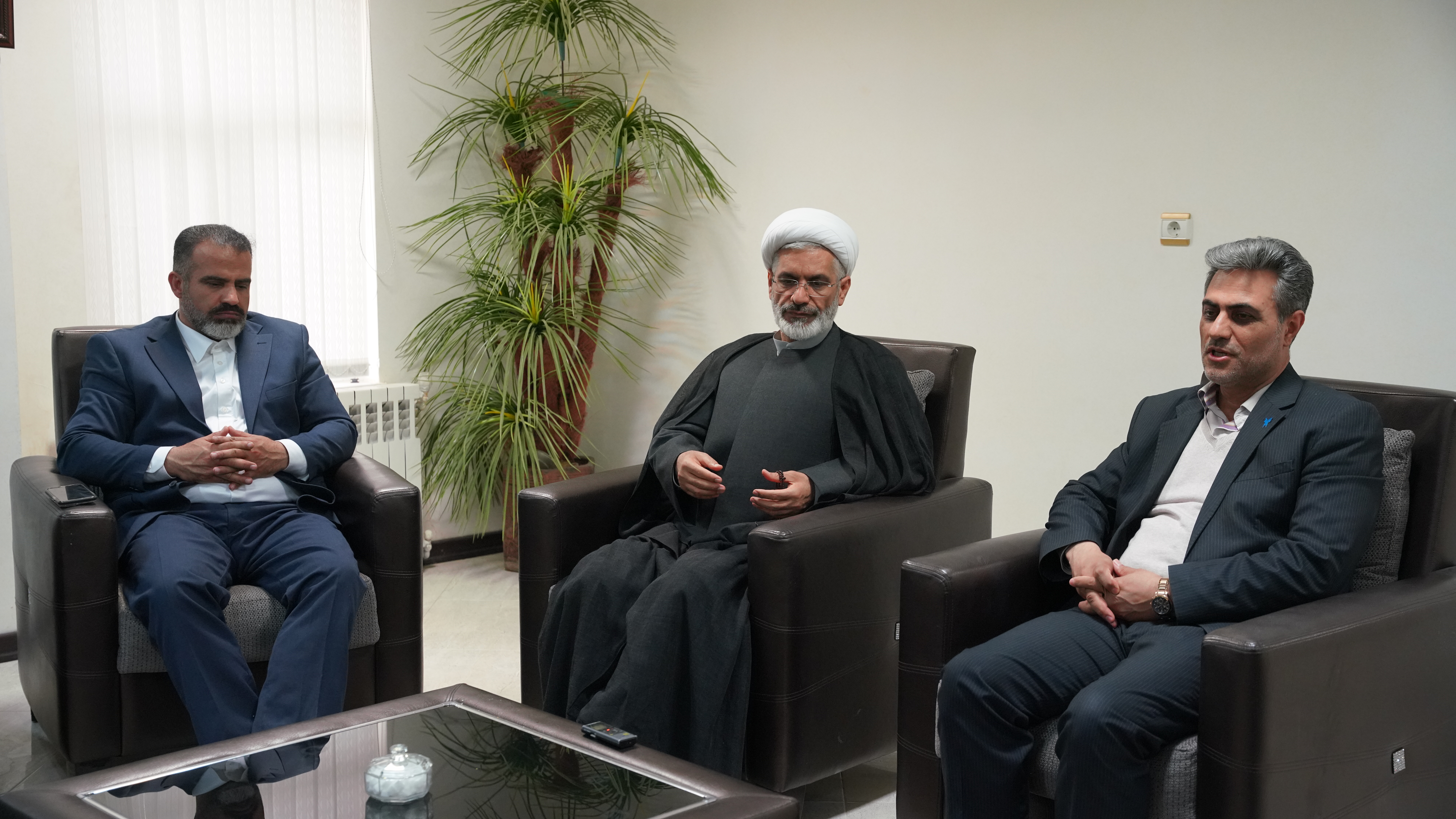 تداوم سفرهای میدانی رئیس دانشگاه آزاد اسلامی آذربایجانغربی/ از بازدید معدن طلای زرشوران تا نشست با مسئولان تکاب و شاهیندژ تداوم سفرهای میدانی رئیس دانشگاه آزاد اسلامی آذربایجانغربی/ از بازدید معدن طلای زرشوران تا نشست با مسئولان تکاب و شاهیندژ