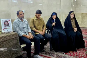 دیدار خادمیاران و یاوران رضوی با خانواده شهید طاها عبدی