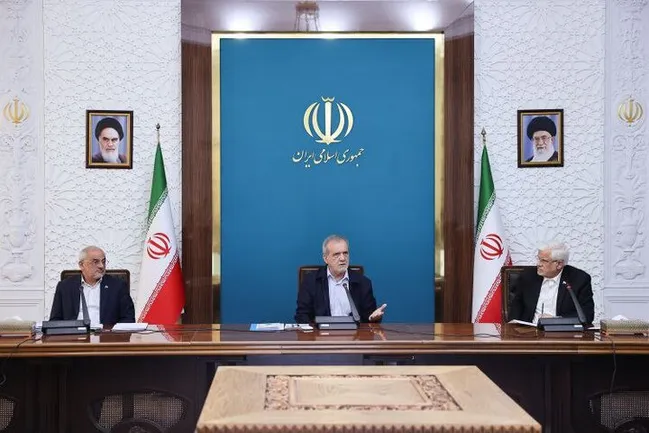 پزشکیان: دولت با قدرت در حفظ ثبات اقتصادی کشور اقدام می‌کند