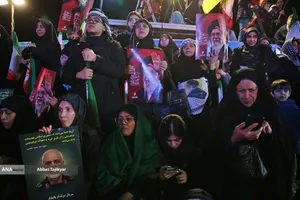 اجتماع مردمی در حمایت از رزمندگان اسلام و وداع با سردار شهید خادمی