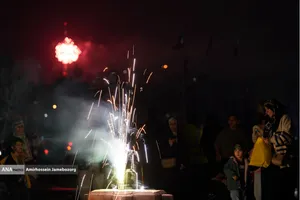 نور افشانی در شب سالگرد پیروزی انقلاب اسلامی