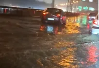 آزادگان زیر آب رفت/ ضعف مدیریت آب‌های سطحی در بارش دیشب تهران+ فیلم