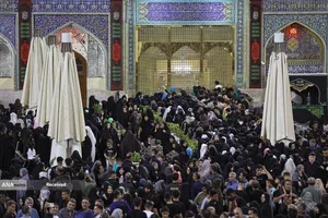 حرم مطهر رضوی در شب رحلت پیامبر اکرم و شهادت امام حسن مجتبی(ع)