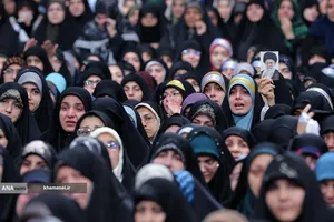 دیدار هزاران نفر از زنان و دختران با رهبر معظم انقلاب